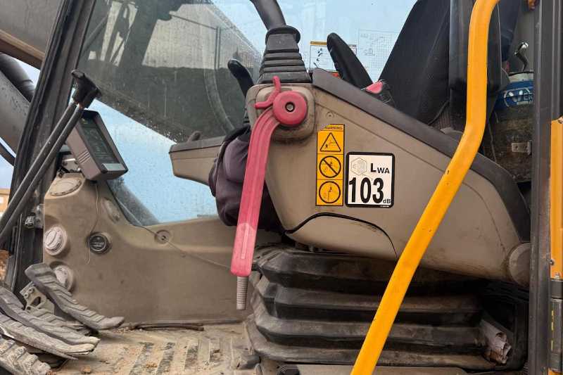 OmecoHub - Immagine VOLVO EC235CNL